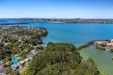 Photo of property in 42 Rawene Road, Birkenhead, Auckland, 0626