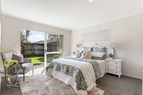 Photo of property in 9 Ballydonegan Rise, East Tamaki, Auckland, 2013