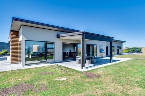 Photo of property in 164 Eskridge Drive, Eskdale, Napier, 4182