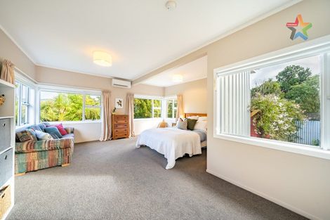 Photo of property in 54 Poto Road, Normandale, Lower Hutt, 5010