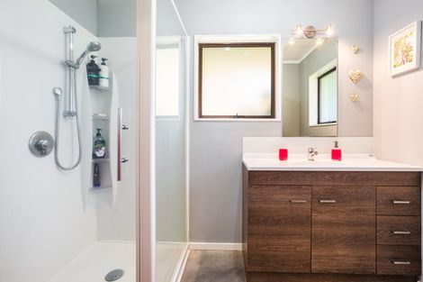 Photo of property in 26 Ngatiawa Road, Reikorangi, Waikanae, 5391