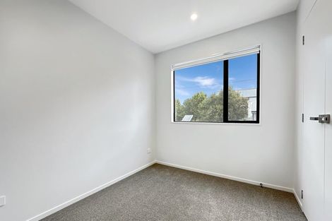 Photo of property in 6/241 Don Buck Road, Massey, Auckland, 0614