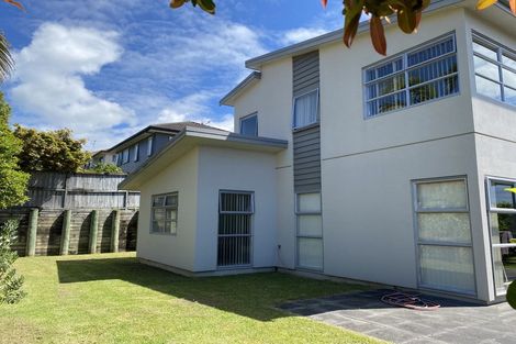 Photo of property in 17 Laurel Oak Drive, Schnapper Rock, Auckland, 0632