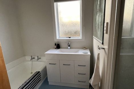 Photo of property in 28 Annandale Street, Lynmouth, New Plymouth, 4310