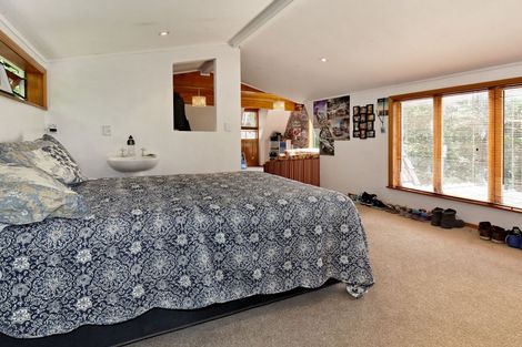 Photo of property in 31 Napuka Road, Henderson Valley, Auckland, 0612