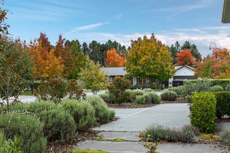 Photo of property in 10 Bevan Place, Wanaka, 9305