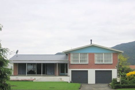 Photo of property in 130 Stanley Avenue, Te Aroha, 3320