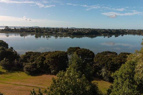 Photo of property in 153b West Harbour Drive, West Harbour, Auckland, 0618