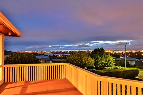 Photo of property in 10 Carole Crescent, Pakuranga, Auckland, 2010