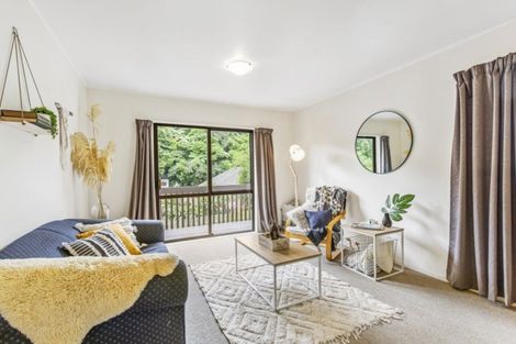 Photo of property in 72a Newlands Road, Newlands, Wellington, 6037