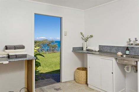 Photo of property in 973 Whangaparaoa Road, Tindalls Beach, Whangaparaoa, 0930