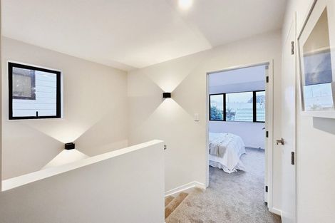 Photo of property in 4/9 Schnapper Rock Road, Greenhithe, Auckland, 0632