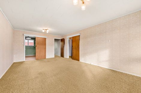 Photo of property in 52d Whites Line West, Woburn, Lower Hutt, 5010