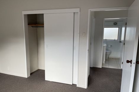 Photo of property in 1/133 Queens Drive, Lyall Bay, Wellington, 6022