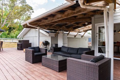 Photo of property in 17 Franklin Road, Paparoa, 0571