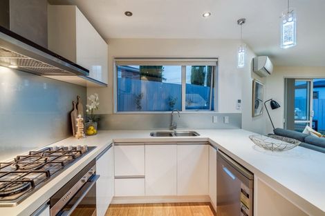 Photo of property in 2/46 Raleigh Road, Northcote, Auckland, 0627