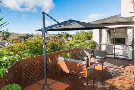 Photo of property in 2/18 Limmer Place, Browns Bay, Auckland, 0632