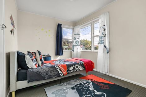 Photo of property in 1 Cedar Place, Hillcrest, Hamilton, 3216