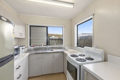 Photo of property in 2/22 Mason Street, Moera, Lower Hutt, 5010