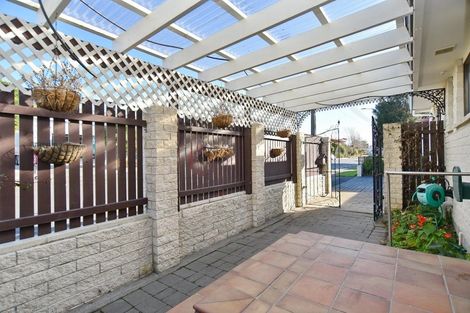 Photo of property in 2 Sawyers Arms Road, Northcote, Christchurch, 8052
