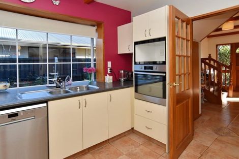 Photo of property in 32 Main North Road, Woodend, 7610