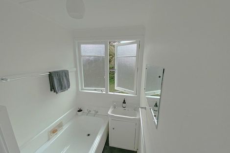 Photo of property in 986 Beach Road, Torbay, Auckland, 0630