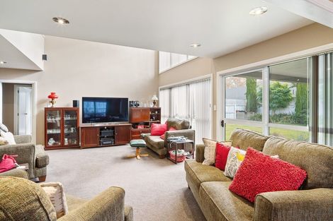 Photo of property in 103 Grahams Road, Burnside, Christchurch, 8053