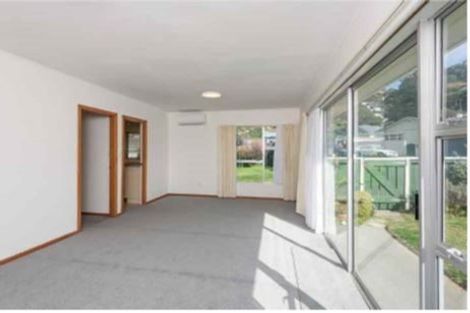 Photo of property in 73 Marine Parade, Seatoun, Wellington, 6022