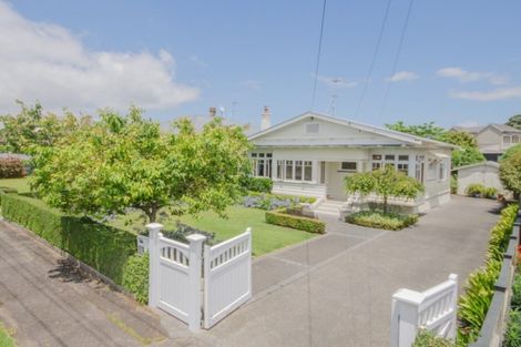 Photo of property in 82 Quadrant Road, Onehunga, Auckland, 1061