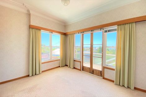 Photo of property in 57 Exmouth Road, Northcote, Auckland, 0627