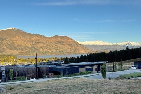 Photo of property in 16 Akitu Rise, Wanaka, 9305