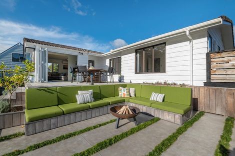 Photo of property in 9 Glendawn Place, Bayview, Auckland, 0629