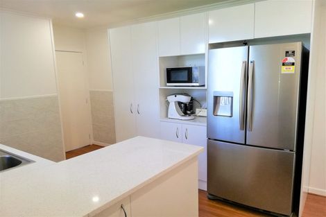 Photo of property in 42 Woodford Avenue, Henderson, Auckland, 0610