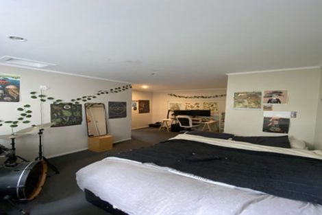 Photo of property in 70 Kelburn Parade, Kelburn, Wellington, 6012