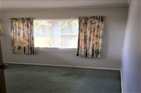 Photo of property in 16 Taupo Street, Green Bay, Auckland, 0604