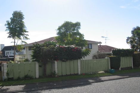 Photo of property in 2 Leonard Place, Dinsdale, Hamilton, 3204