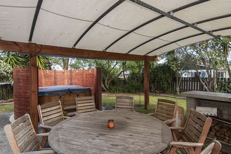 Photo of property in 14 Seaview Road, Ruakaka, 0116