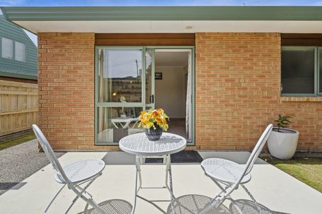 Photo of property in Redwood Village, 10/42 Main Road, Tawa, Wellington, 5028