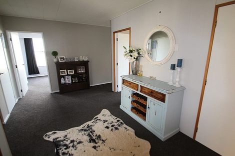 Photo of property in 6 Aotea Crescent, Gore, 9710