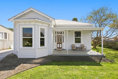 Photo of property in 19 Carey Street, Waitara, 4320