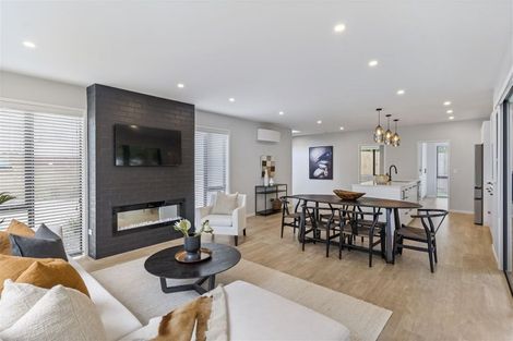 Photo of property in 63a Hellyers Street, Birkdale, Auckland, 0626