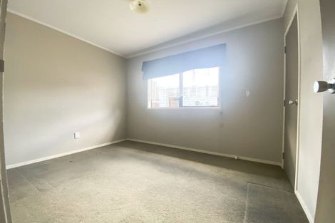 Photo of property in 2/13 Erica Road, Sunnynook, Auckland, 0620