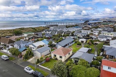 Photo of property in 13 Lonsdale Street, New Brighton, Christchurch, 8083