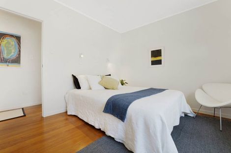 Photo of property in 124 Archibald Road, Kelston, Auckland, 0602