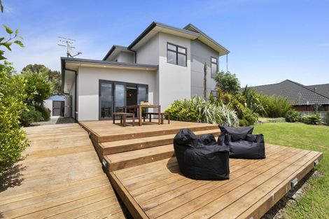 Photo of property in 67 Ruapehu Drive, Fitzherbert, Palmerston North, 4410
