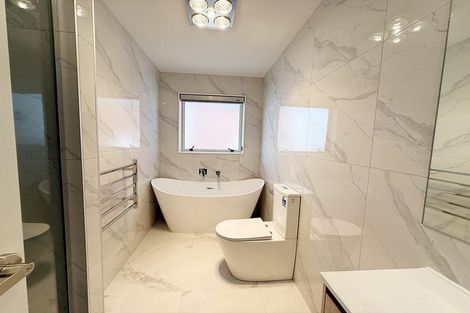 Photo of property in 7a Marco Place, Highland Park, Auckland, 2010