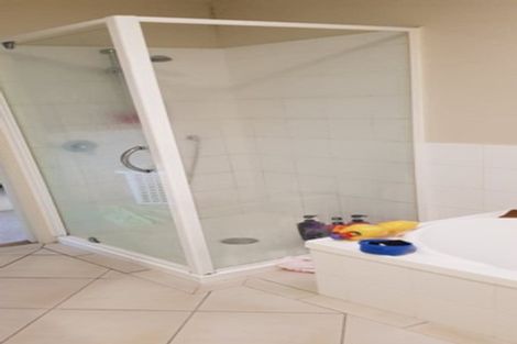 Photo of property in 3 Barnea Circle, Glen Eden, Auckland, 0602