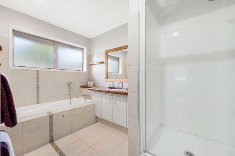 Photo of property in 21 Fieldstone Court, Northpark, Auckland, 2013