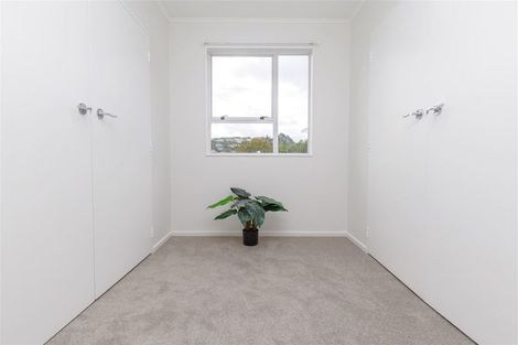 Photo of property in 34 Glanmire Road, Newlands, Wellington, 6037