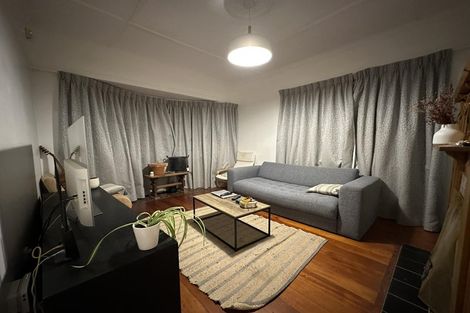 Photo of property in 90 Curtis Street, Northland, Wellington, 6012